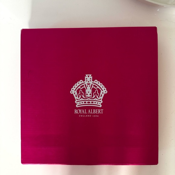 BNIB Royal Albert 3-tier cake stand - Picture 2 of 4